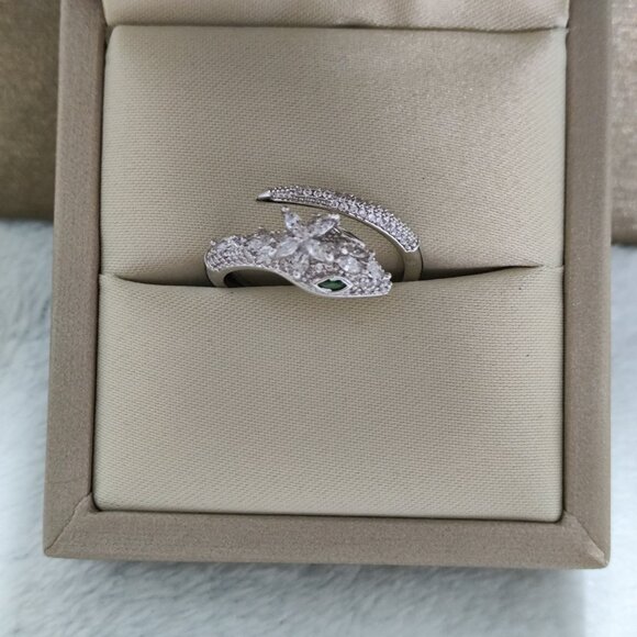 Bvlgari Serpenti Series Emerald Eye Diamond Snake Ring - Picture 6 of 11